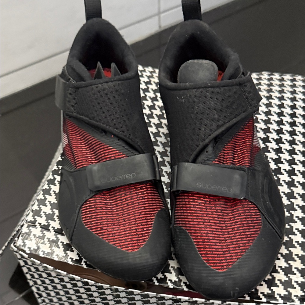 Nike Women's Sneakers - Black and Red